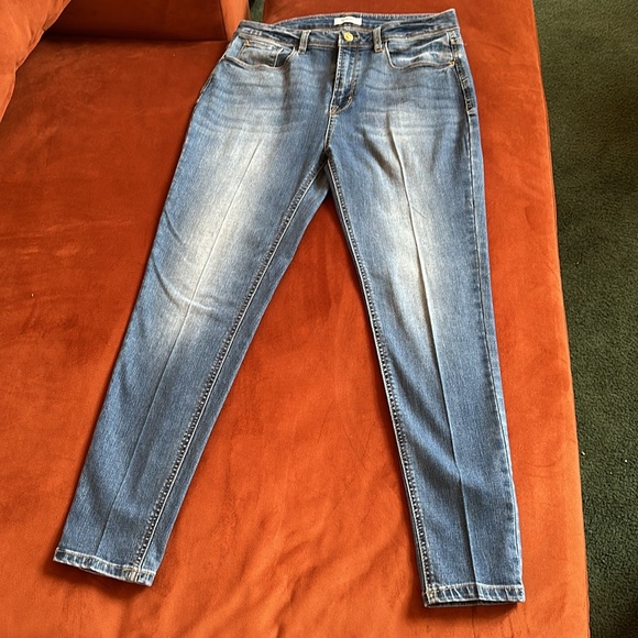 Kensie Jeans size 10/30 slim fit capris. Like new condition. - Picture 4 of 4